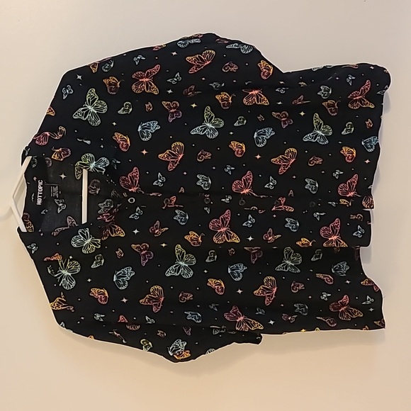 Hot Topic Tops - Hot Topic button front butterfly shirt, crop, size XL